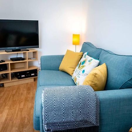 Charming 1-Bed Southside Flat In Great Location Lägenhet Glasgow Exteriör bild