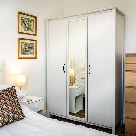 Charming 1-Bed Southside Flat In Great Location Lägenhet Glasgow Exteriör bild