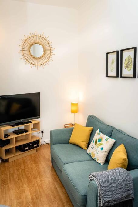 Charming 1-Bed Southside Flat In Great Location Lägenhet Glasgow Exteriör bild