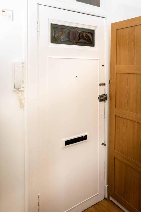 Charming 1-Bed Southside Flat In Great Location Lägenhet Glasgow Exteriör bild