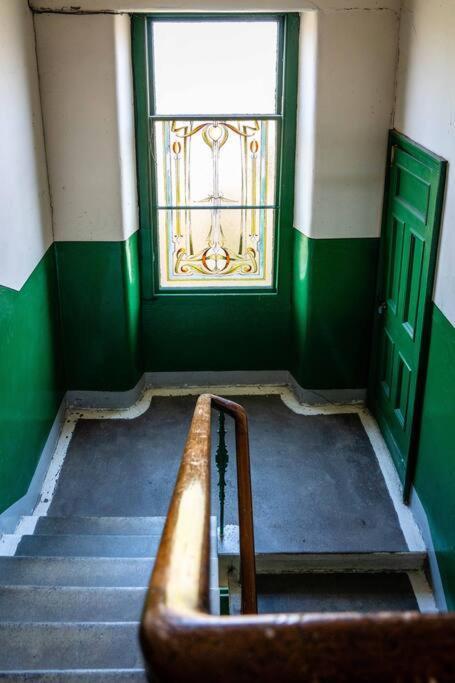 Charming 1-Bed Southside Flat In Great Location Lägenhet Glasgow Exteriör bild