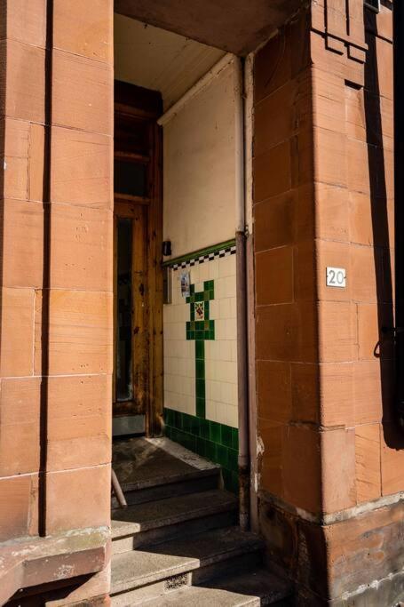 Charming 1-Bed Southside Flat In Great Location Lägenhet Glasgow Exteriör bild